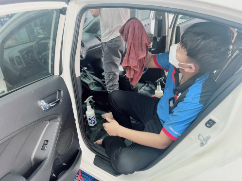 Vệ sinh trần nỉ (tùy tình trạng)